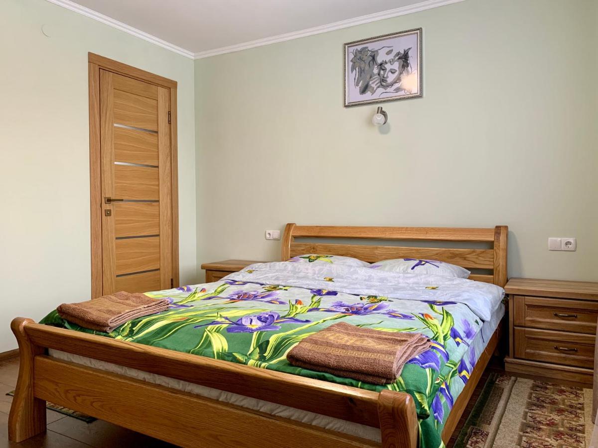 Underhills House Apartment Yaremche Ngoại thất bức ảnh