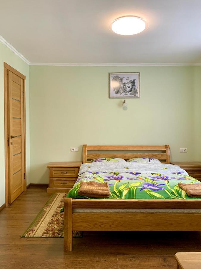 Underhills House Apartment Yaremche Ngoại thất bức ảnh