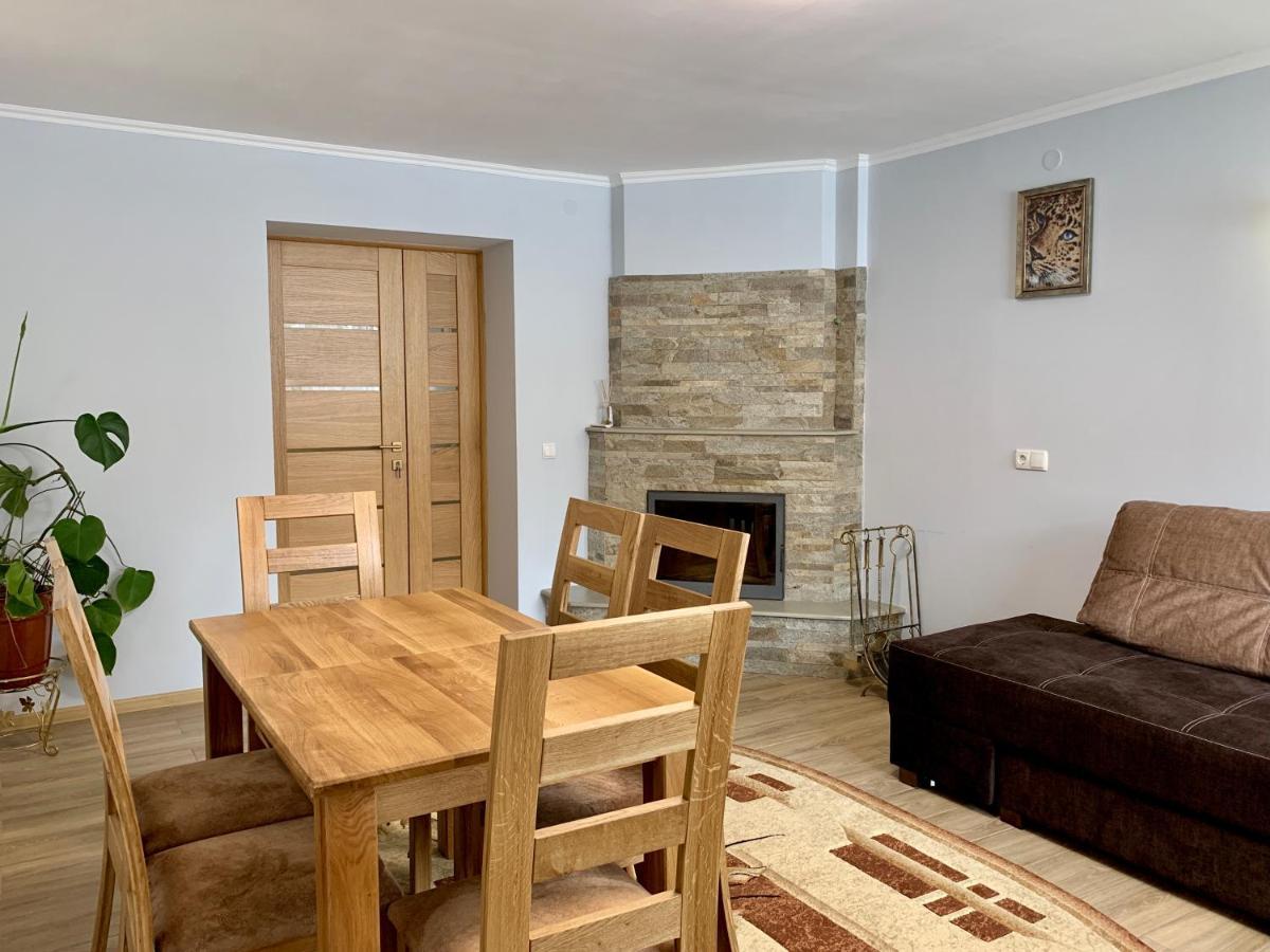 Underhills House Apartment Yaremche Ngoại thất bức ảnh