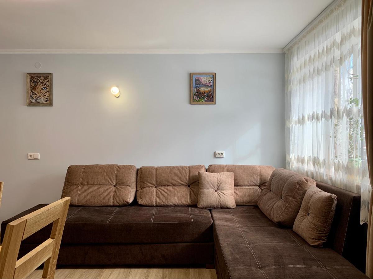Underhills House Apartment Yaremche Ngoại thất bức ảnh