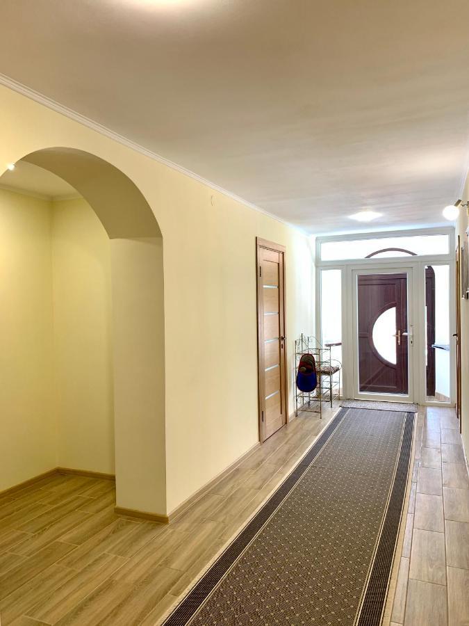 Underhills House Apartment Yaremche Ngoại thất bức ảnh